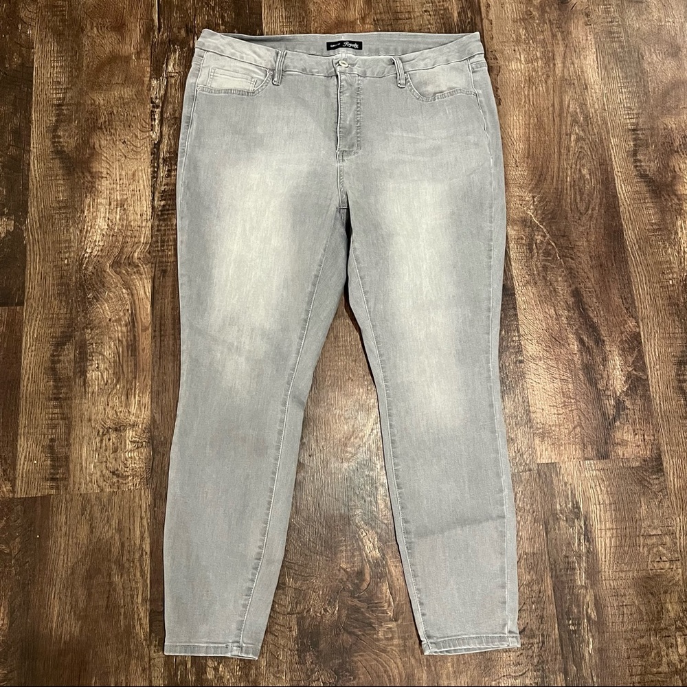 Royalty For Me by YMI Skinny Stretch Grey Curvy Fit Jeans Sz 18W
